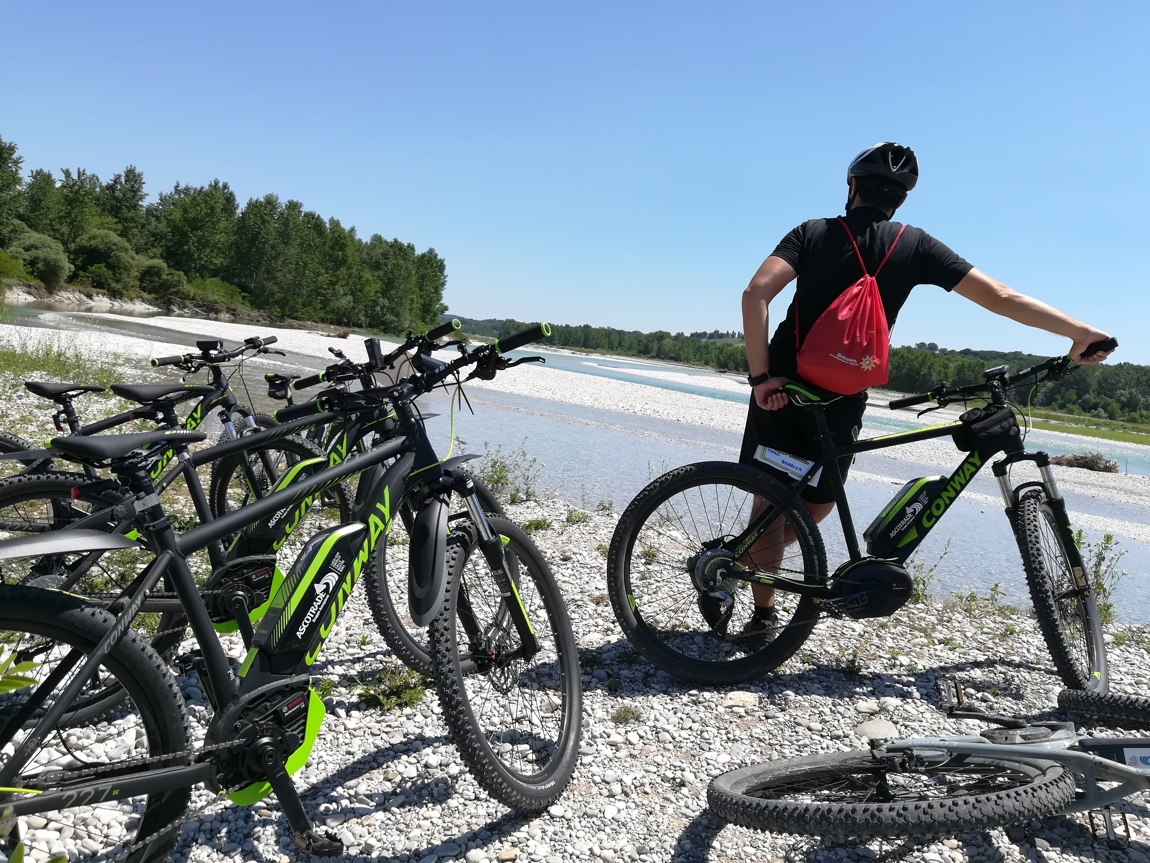 In bici elettrica lungo il Piave
