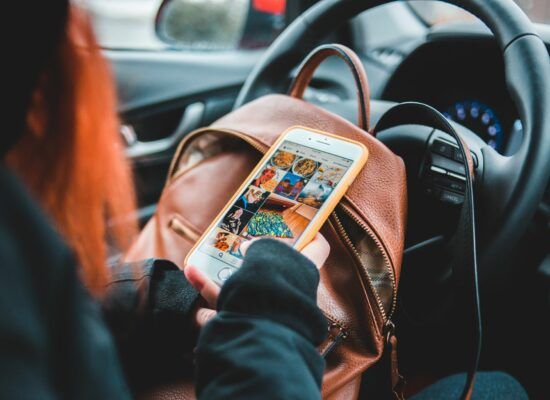 Cosa postare nei social media guida online